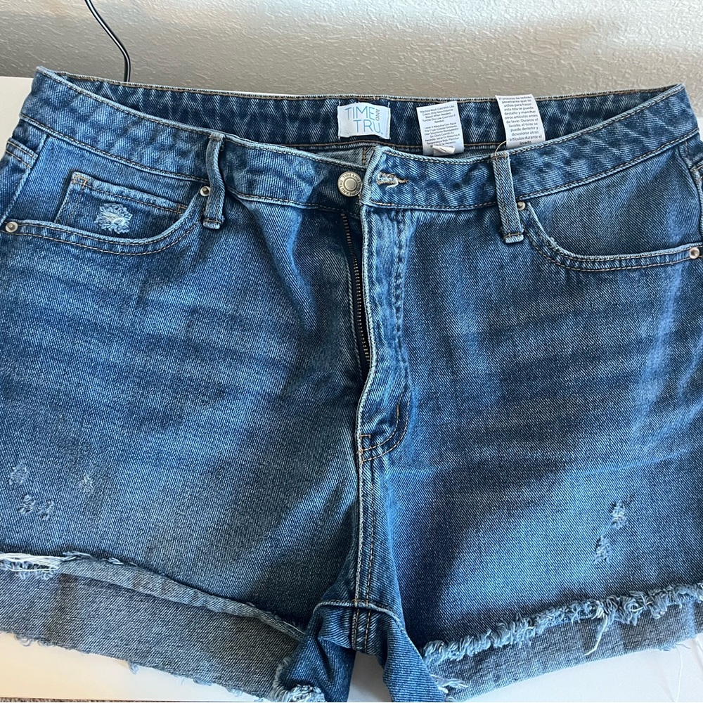Time and Tru Women's Blue Denim Shorts